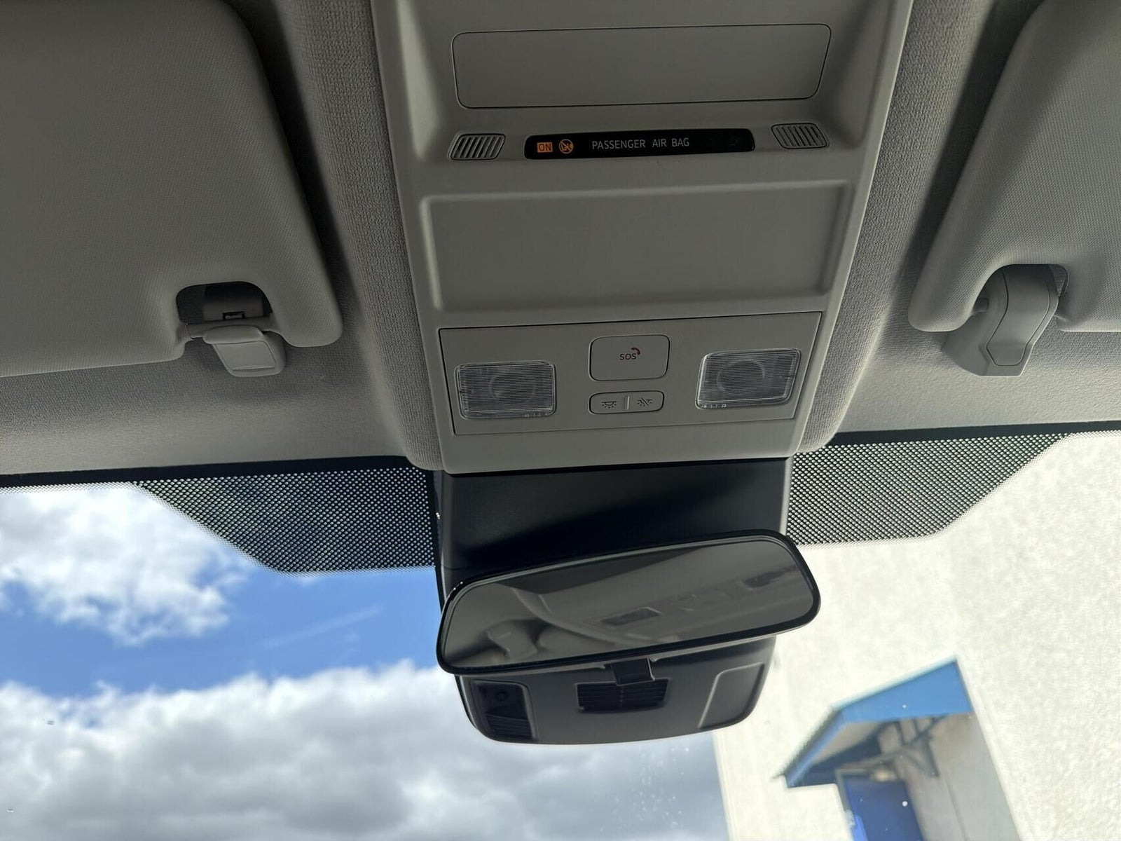 Grå VW e-Transporter fra 2025