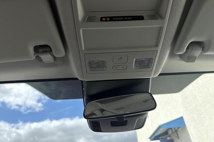 Grå VW e-Transporter fra 2025