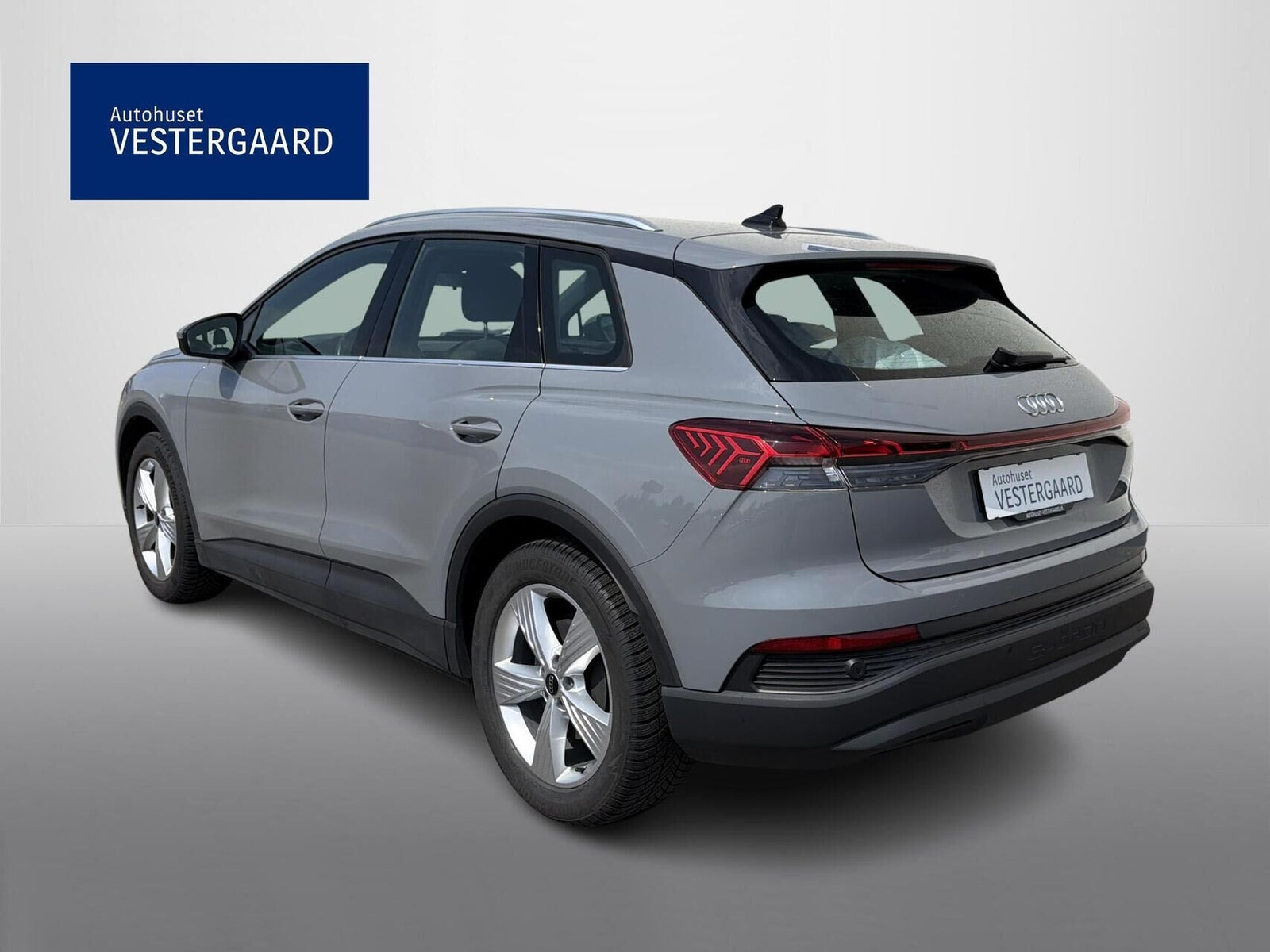 Grå Audi Q4 e-tron fra 2022