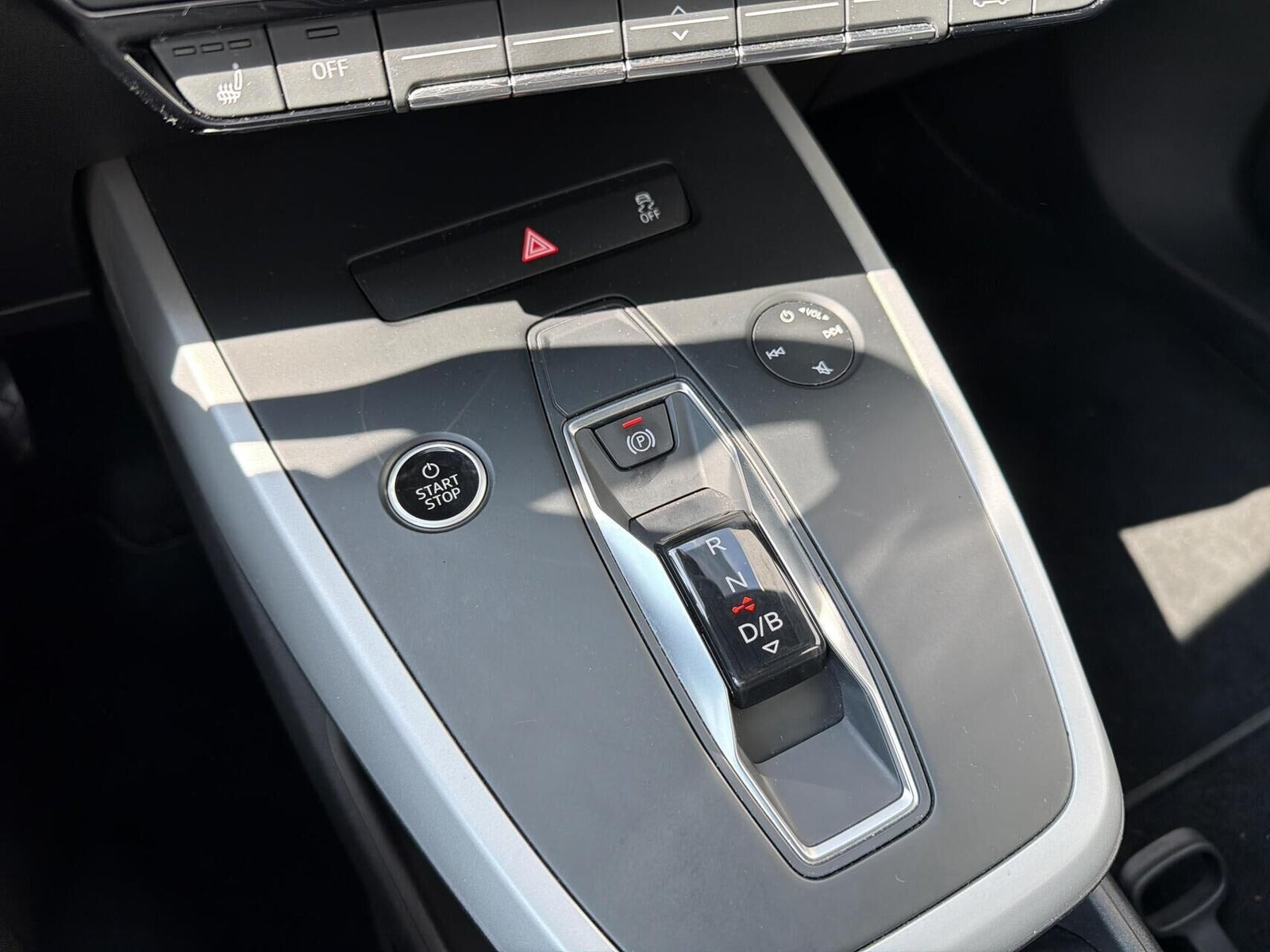 Grå Audi Q4 e-tron fra 2022