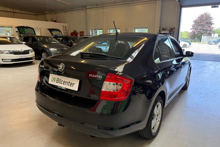 Sort Skoda Rapid fra 2017