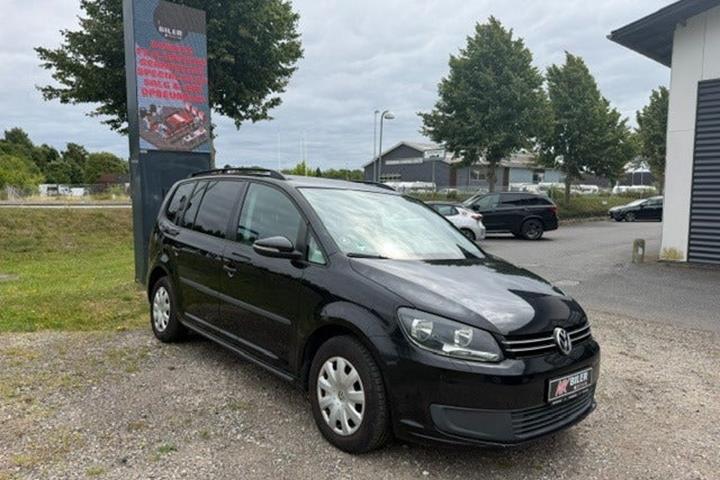 undefined VW Touran fra 2014 set udefra