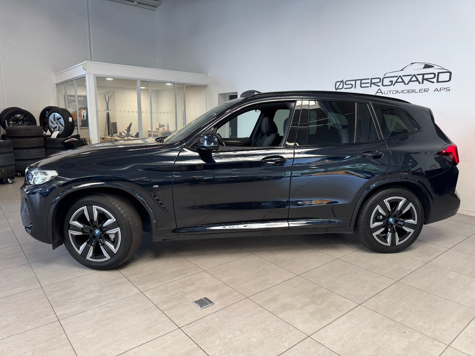 Sort BMW iX3 fra 2024