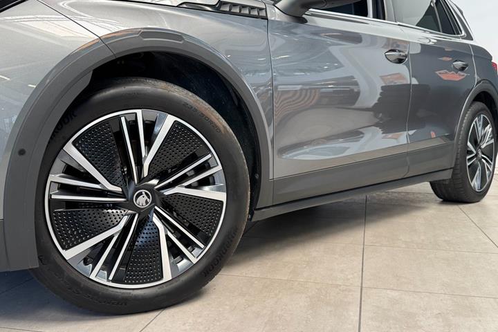 Grå Skoda Elroq fra 2025