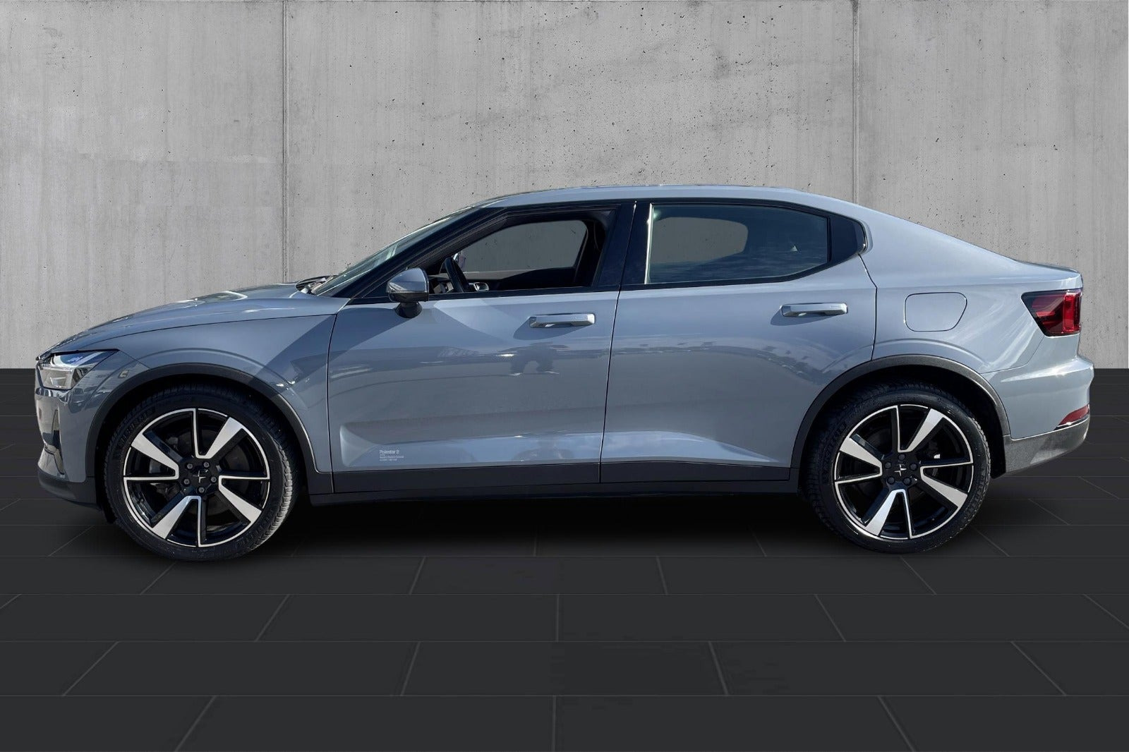 Grå Polestar 2 fra 2023
