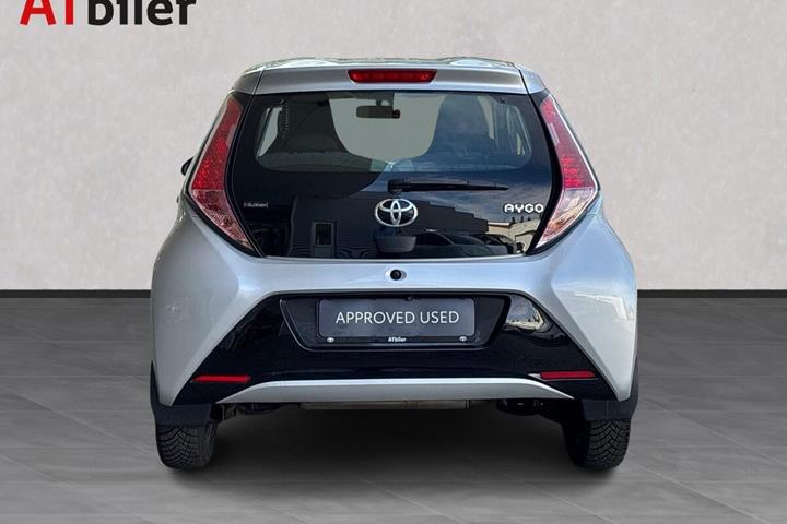 Sølv Toyota Aygo fra 2016
