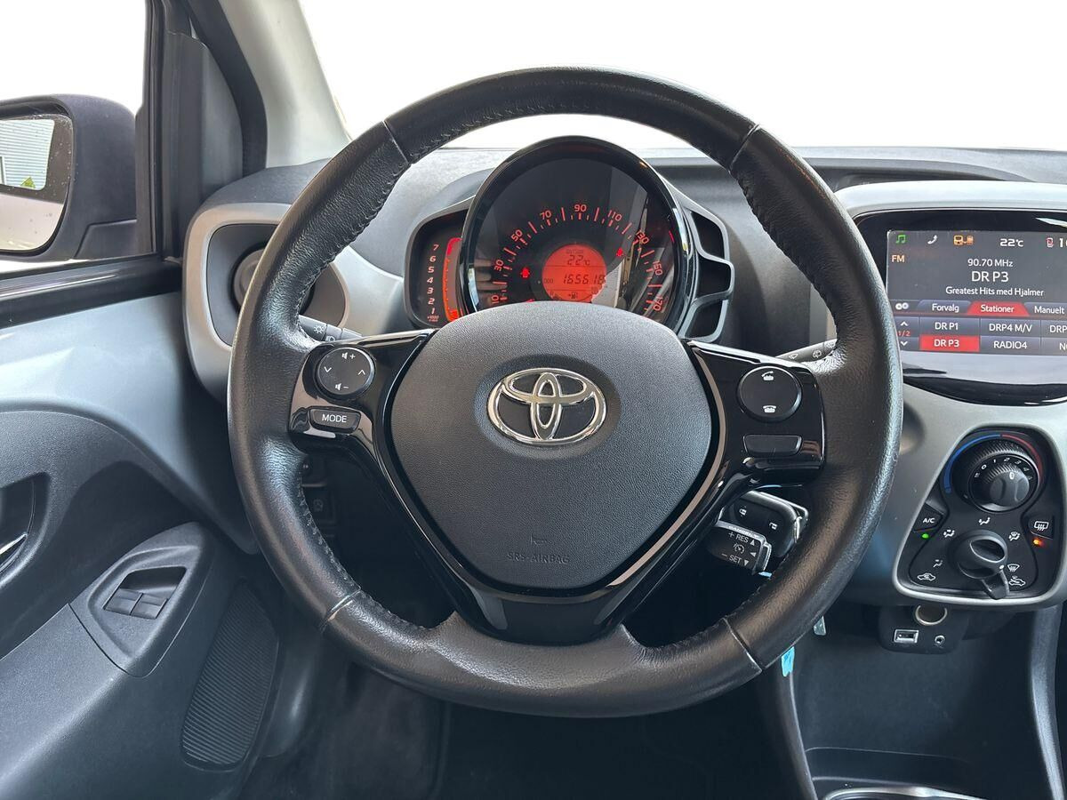 Sølv Toyota Aygo fra 2016