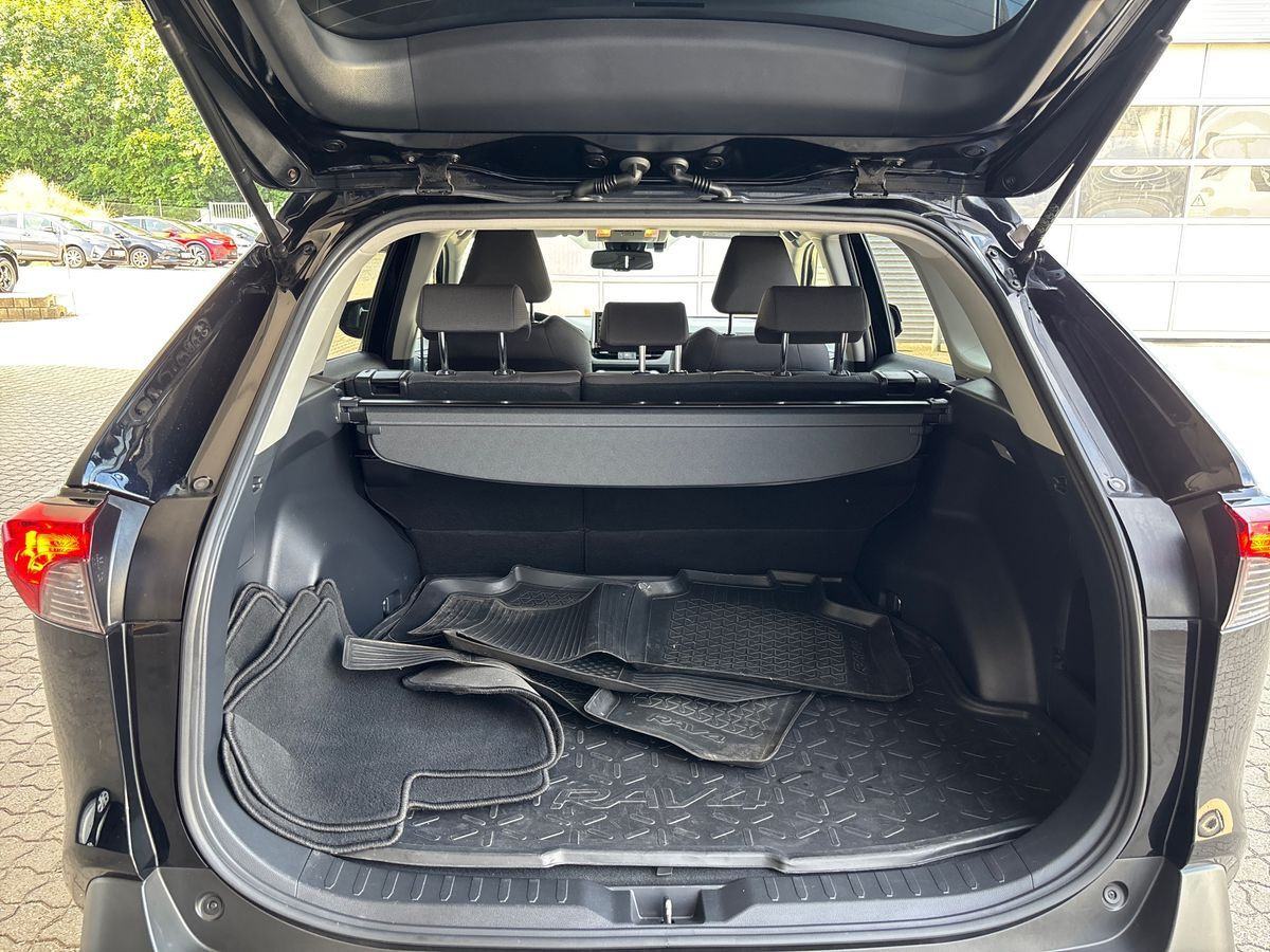 Sort Toyota RAV4 fra 2019