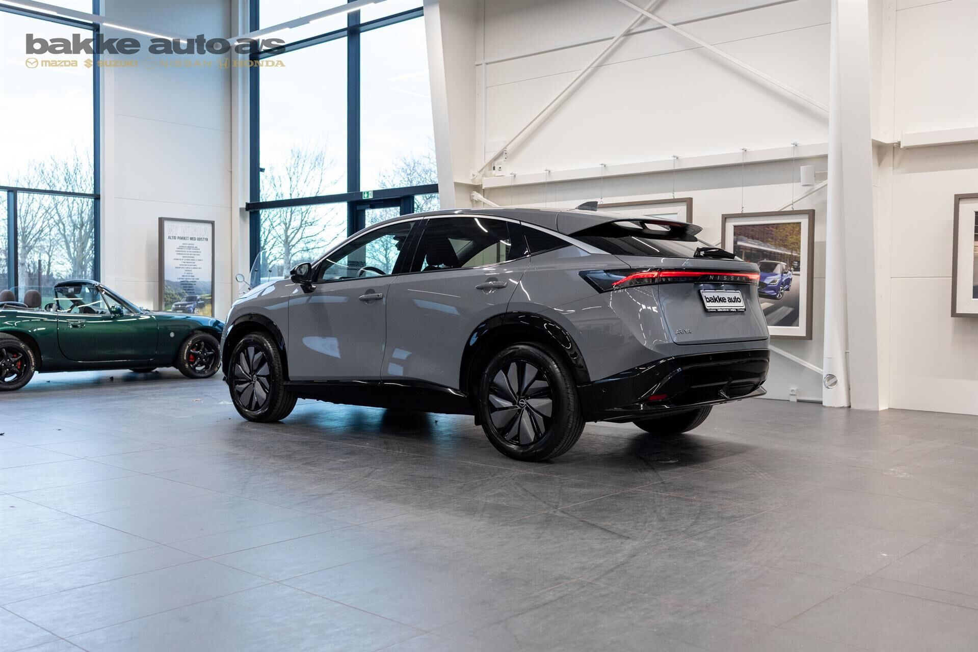 Grå Nissan Ariya fra 2023