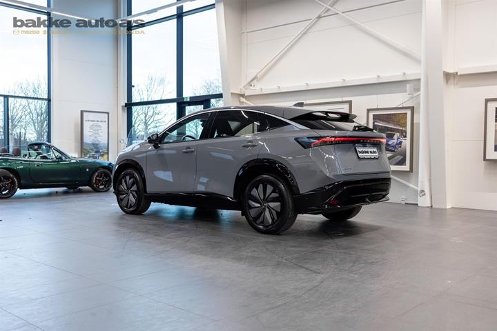 Grå Nissan Ariya fra 2023