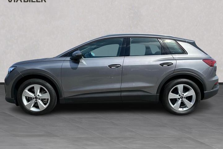 Grå Audi Q4 fra 2024