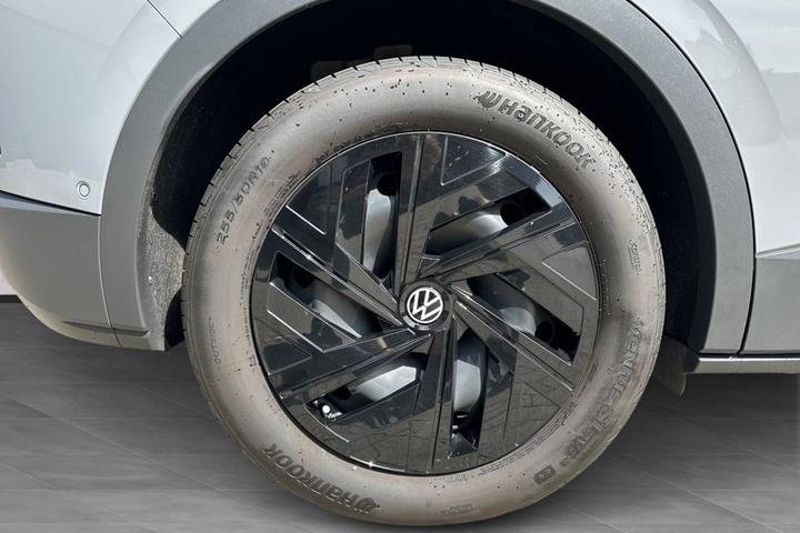 Grå VW ID.4 fra 2023