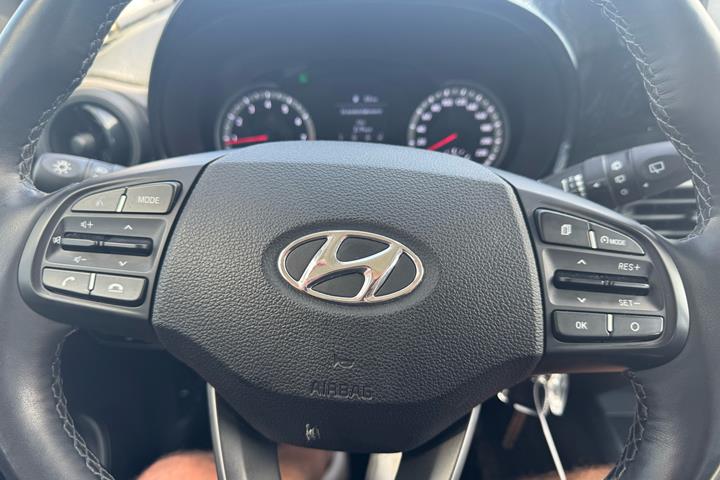 Sort Hyundai i10 fra 2022