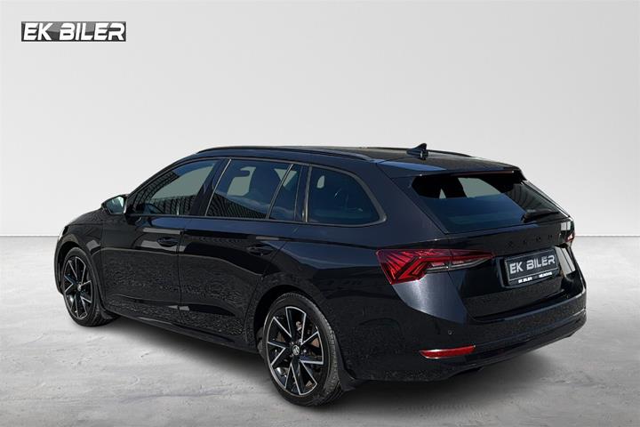Sort Skoda Octavia fra 2021