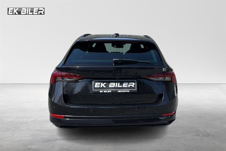 Sort Skoda Octavia fra 2021