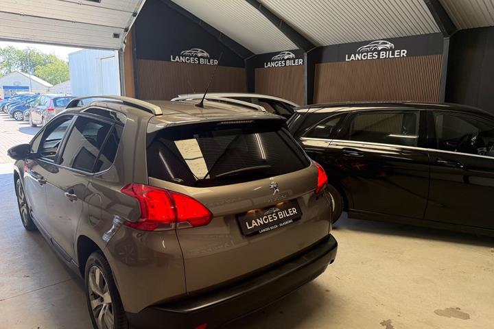 Brun Peugeot 2008 fra 2014