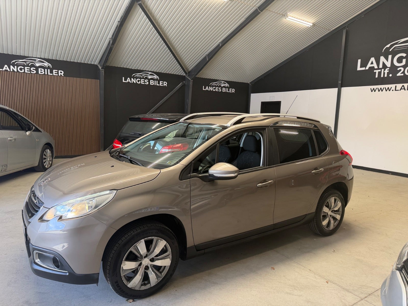 Brun Peugeot 2008 fra 2014