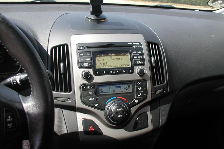 Blå Hyundai i30 fra 2012