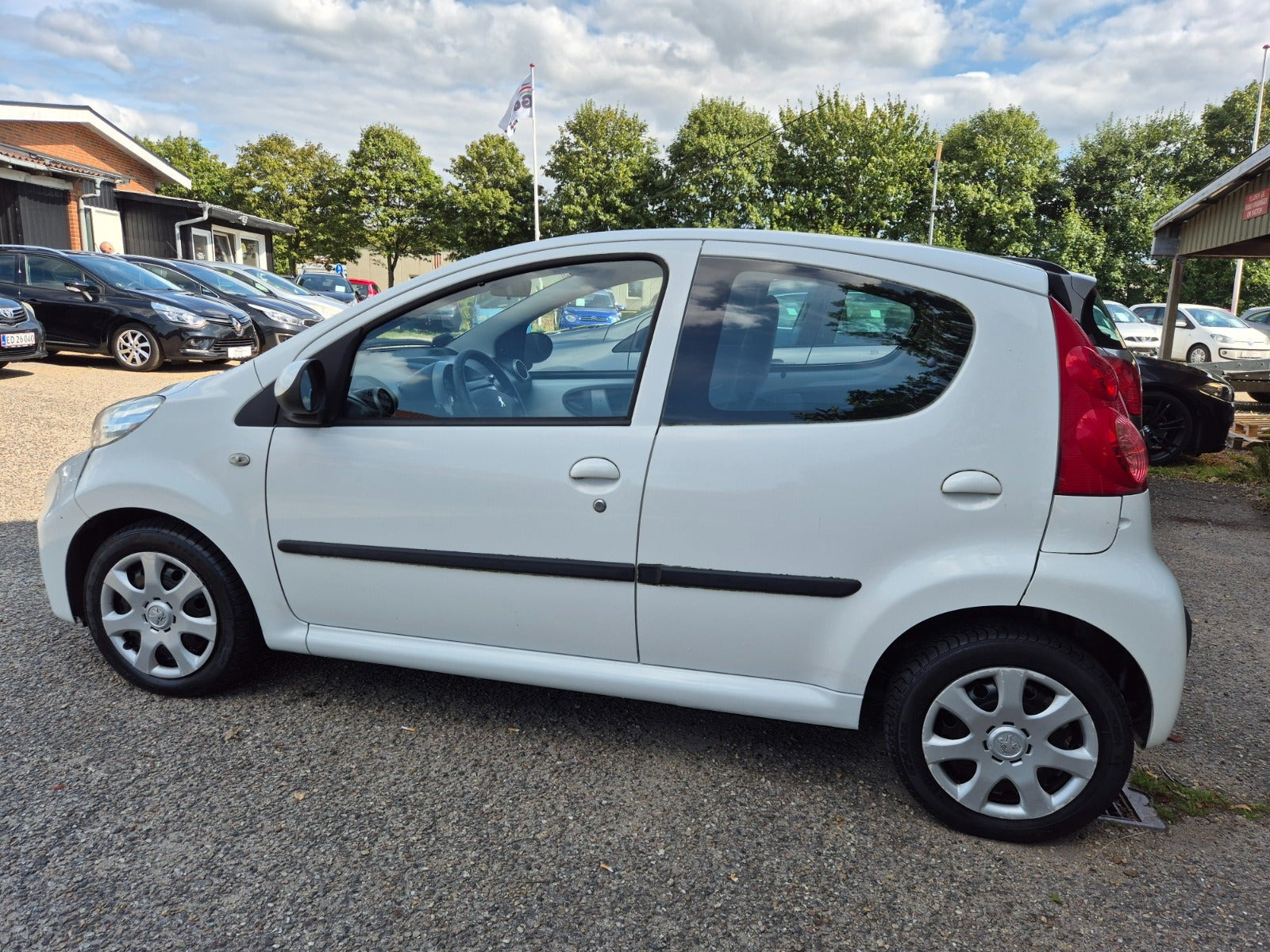 Grøn Peugeot 107 fra 2010
