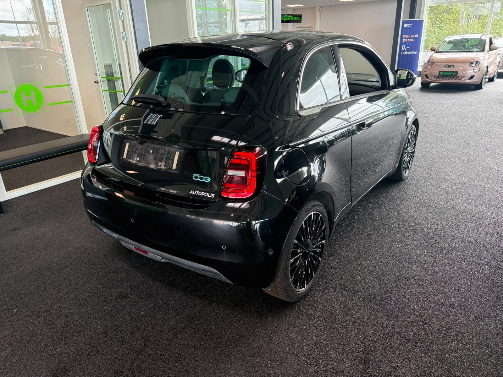 Sort Fiat 500e fra 2023