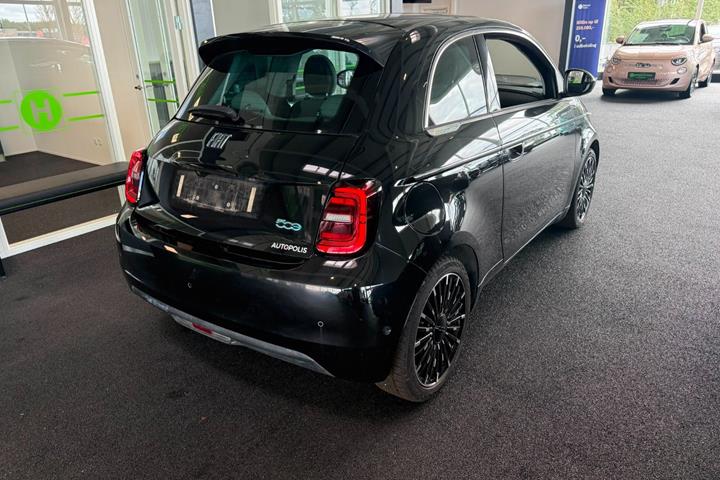 Sort Fiat 500e fra 2023