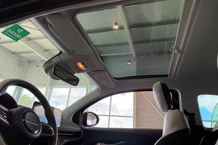 Sort Fiat 500e fra 2023