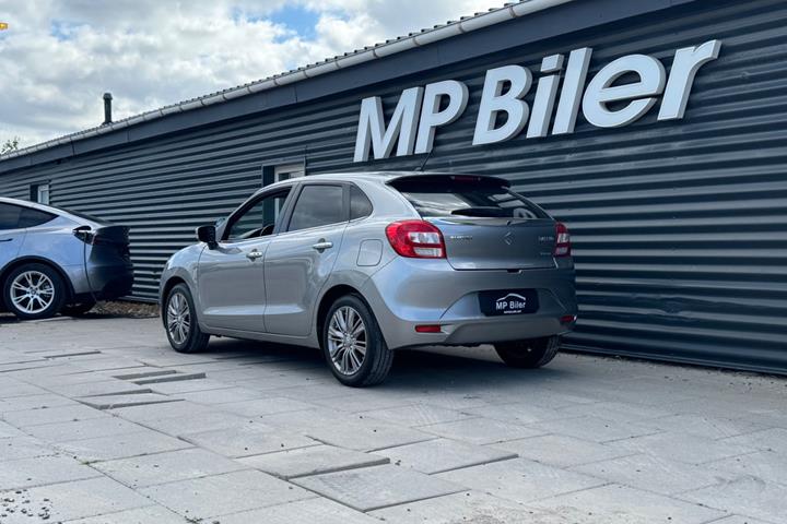 Grå Suzuki Baleno fra 2018