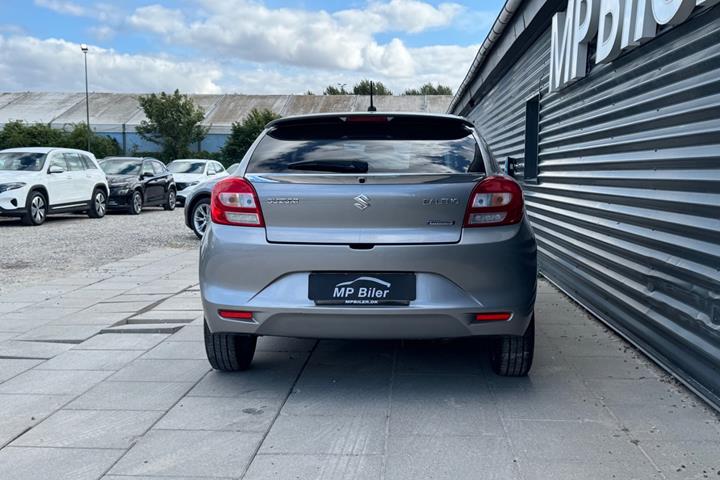 Grå Suzuki Baleno fra 2018