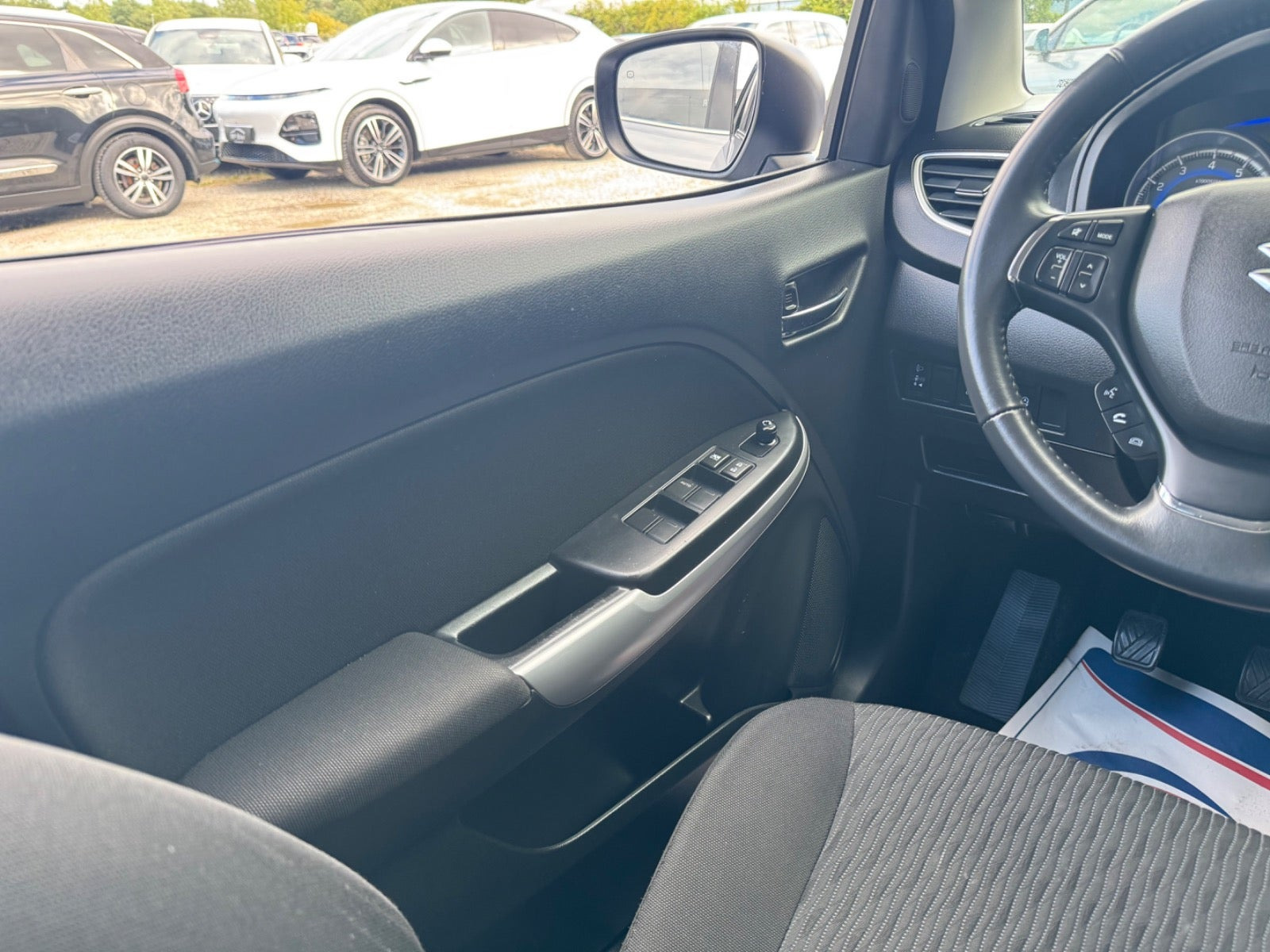 Grå Suzuki Baleno fra 2018