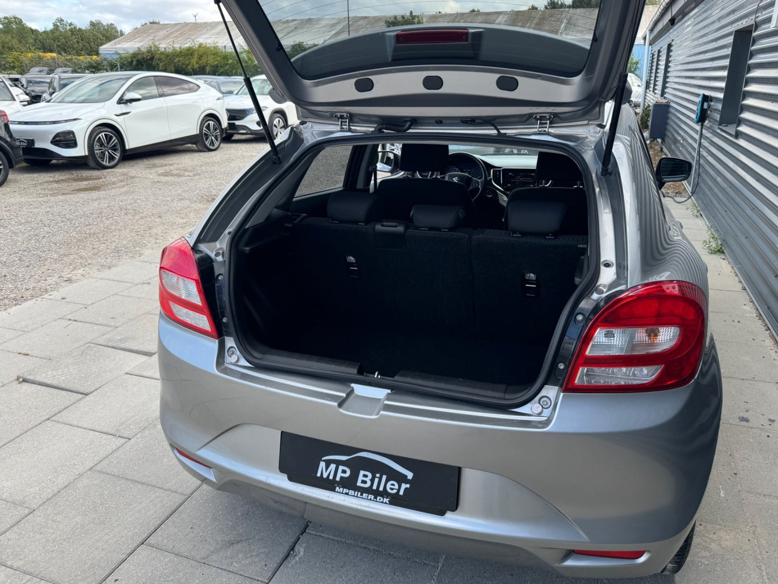 Grå Suzuki Baleno fra 2018