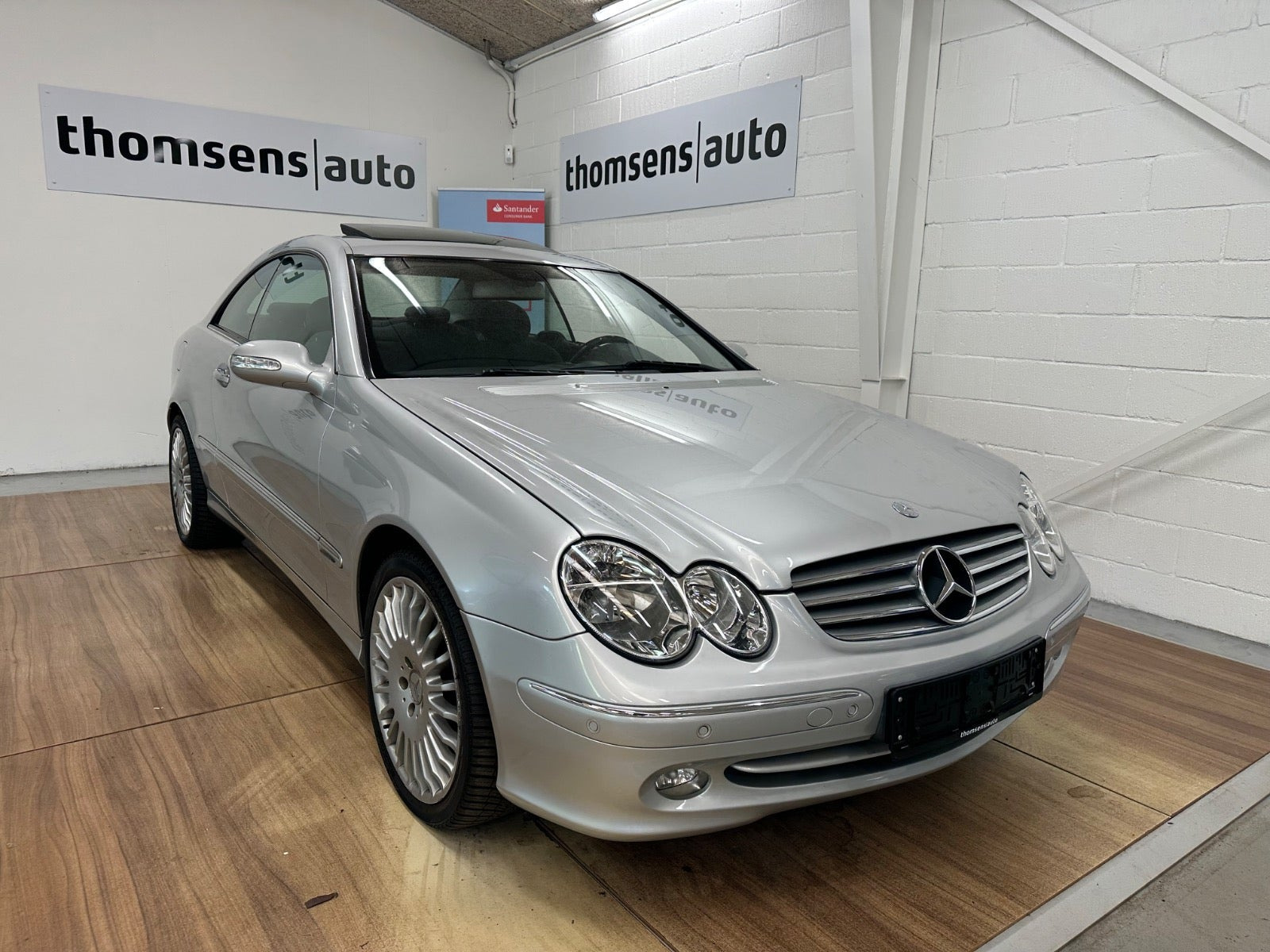 Sølv Mercedes CLK200 fra 2005