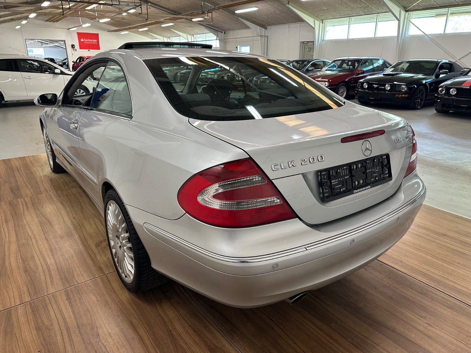 Sølv Mercedes CLK200 fra 2005