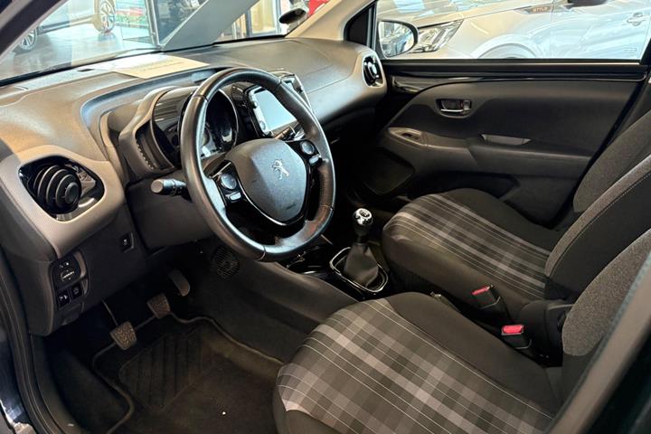 Sort Peugeot 108 fra 2019