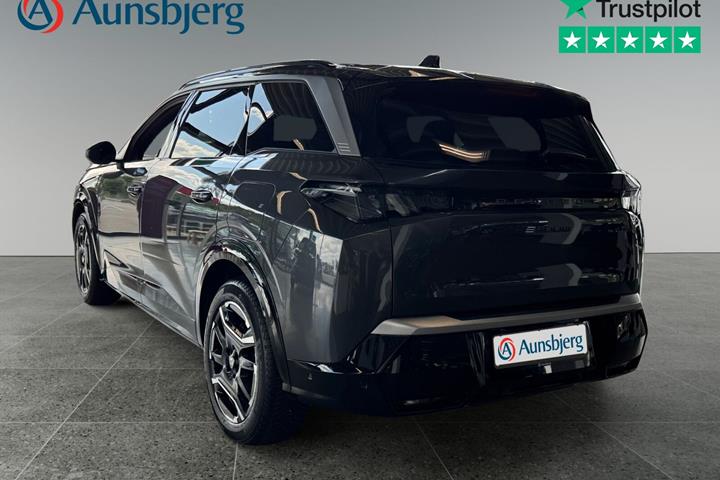 Grå Peugeot e-5008 fra 2025