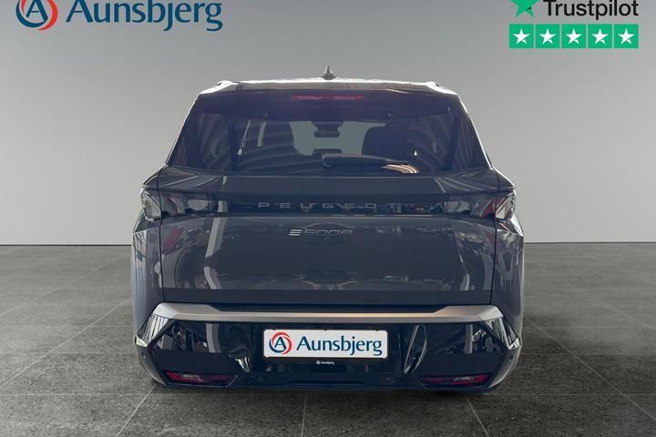 Grå Peugeot e-5008 fra 2025