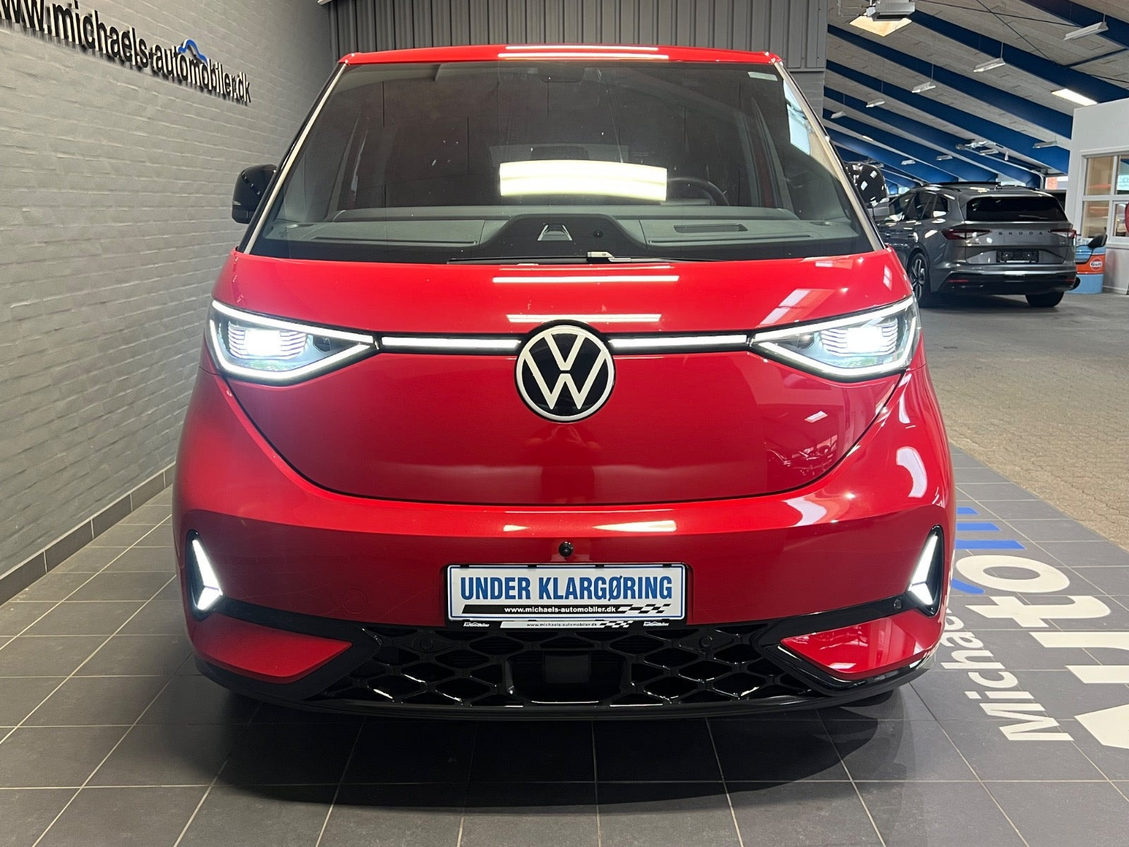 Rød VW ID.Buzz fra 2025