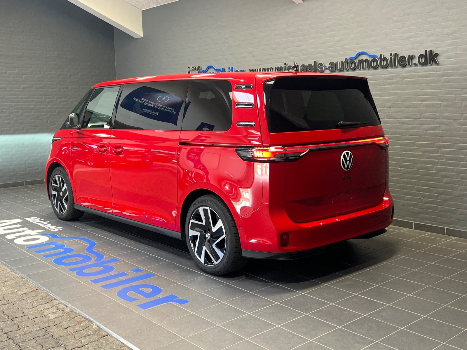 Rød VW ID.Buzz fra 2025