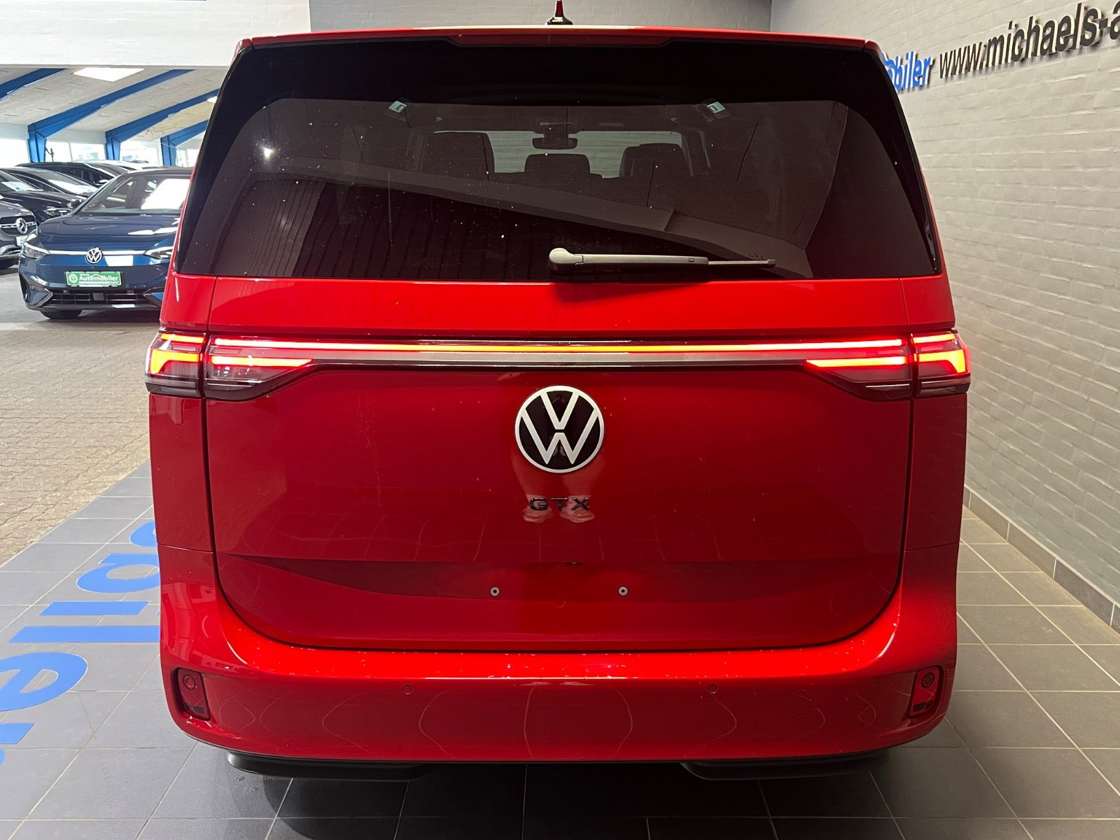Rød VW ID.Buzz fra 2025