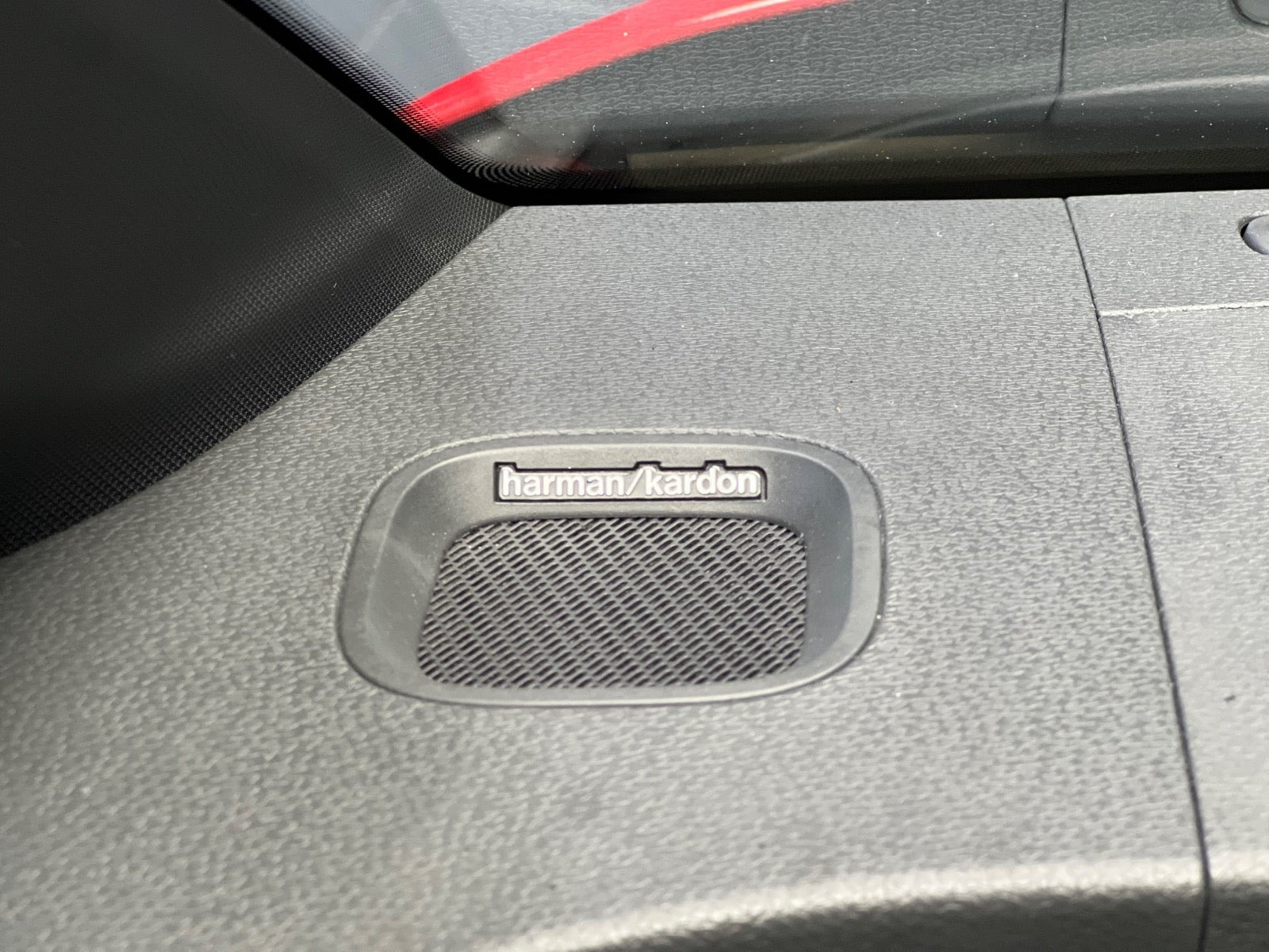 Rød VW ID.Buzz fra 2025