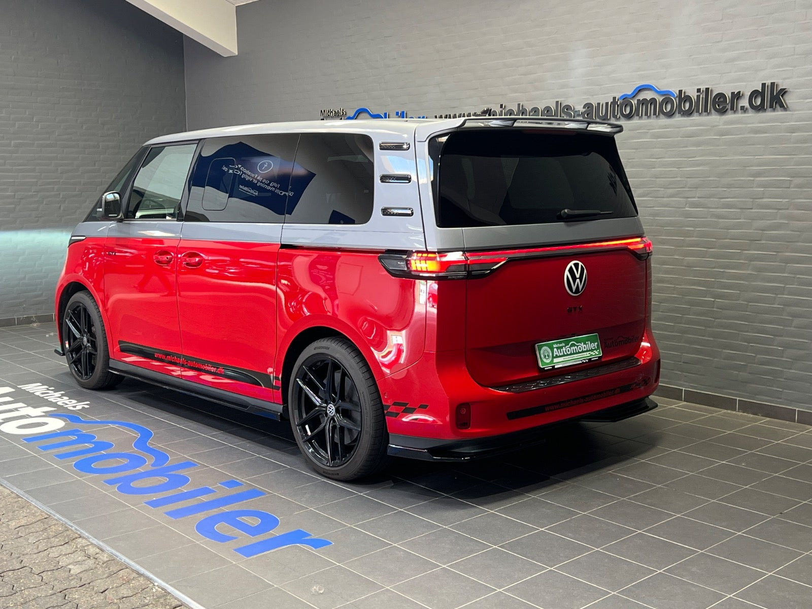 Rød VW ID.Buzz fra 2025