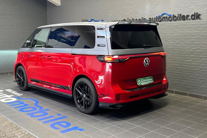 Rød VW ID.Buzz fra 2025