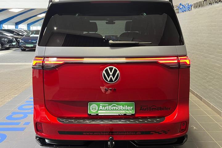 Rød VW ID.Buzz fra 2025