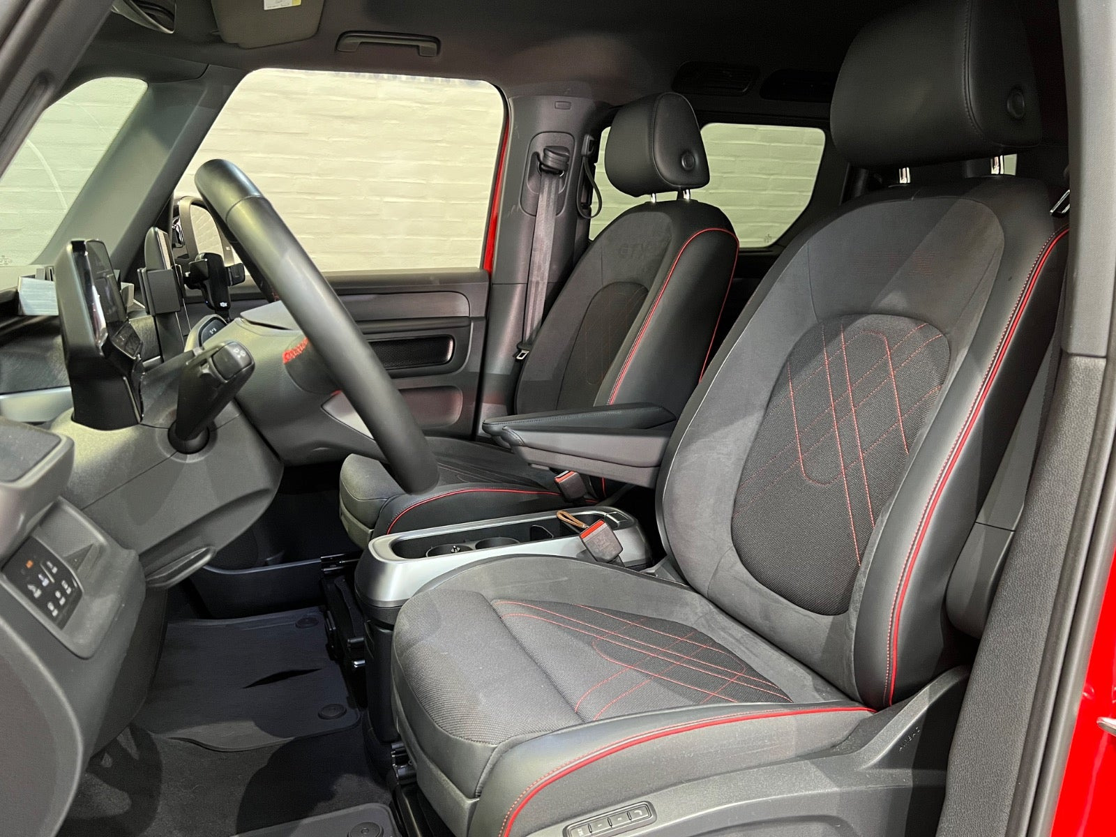 Rød VW ID.Buzz fra 2025