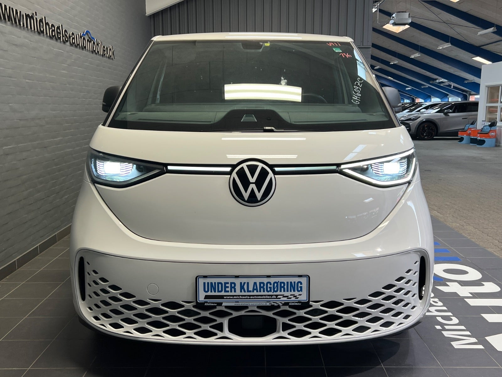 Hvid VW ID.Buzz fra 2023
