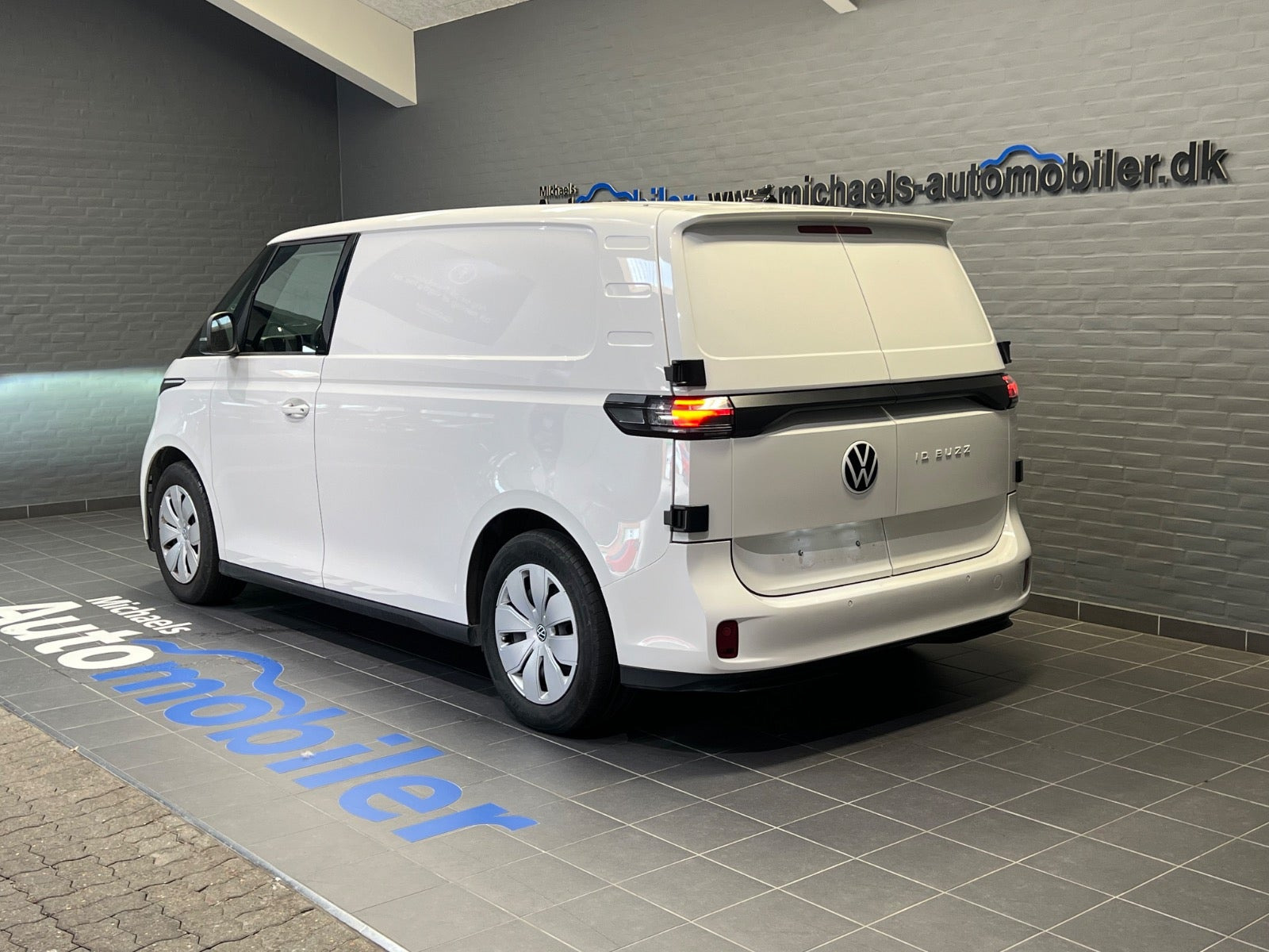 Hvid VW ID.Buzz fra 2023