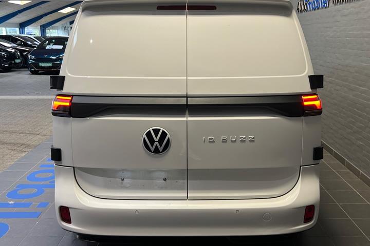 Hvid VW ID.Buzz fra 2023