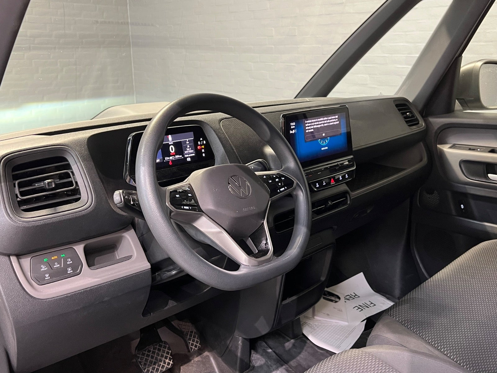 Hvid VW ID.Buzz fra 2023