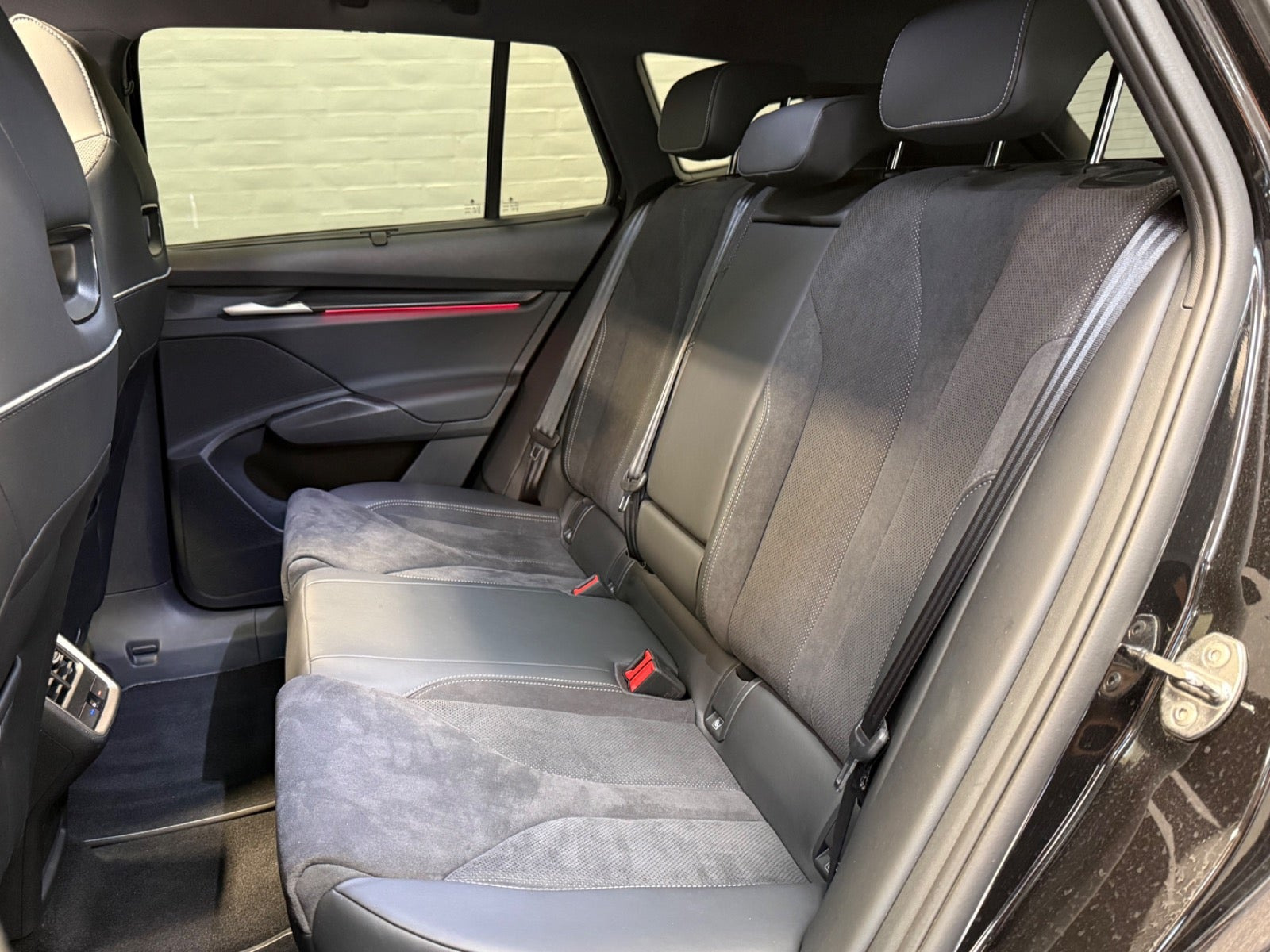 Sort Skoda Enyaq fra 2026