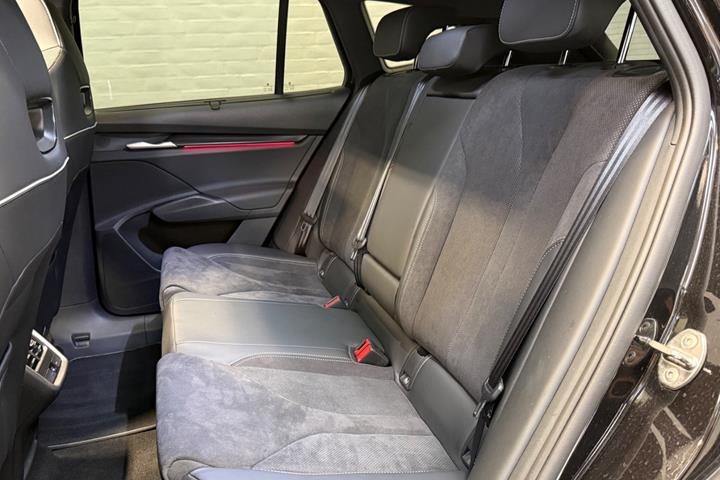 Sort Skoda Enyaq fra 2026
