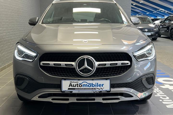 Grå Mercedes GLA200 d fra 2021